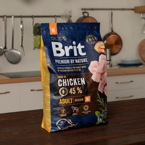 Сухий корм Brit Premium Dog Adult M для дорослих собак середніх порід з куркою 1 кг