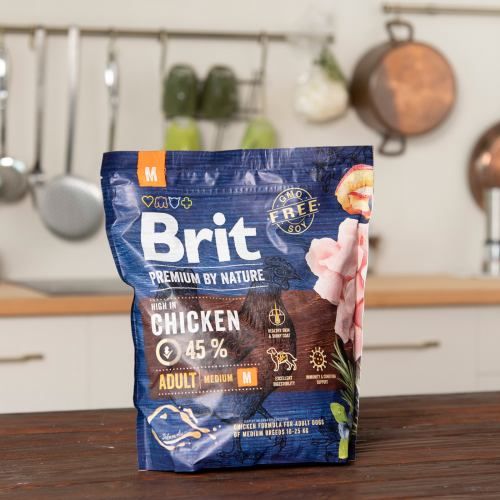 Сухий корм Brit Premium Dog Adult M для дорослих собак середніх порід з куркою 1 кг