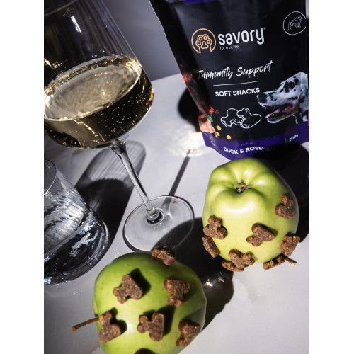Мягкое лакомство Savory для укрепления иммунитета собак утка и шиповник 200 г