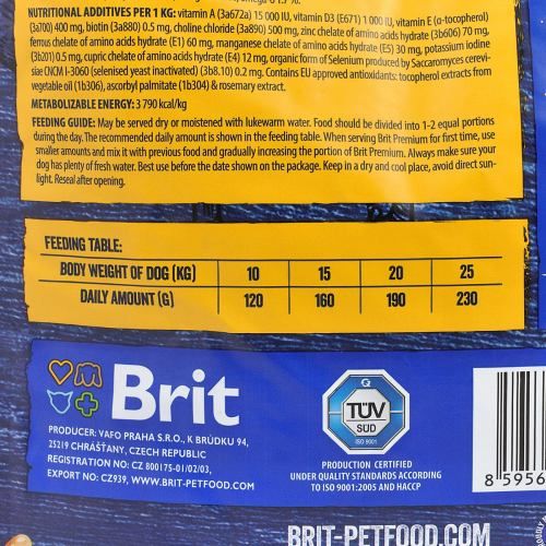 Сухий корм Brit Premium Dog Adult M для дорослих собак середніх порід з куркою 1 кг